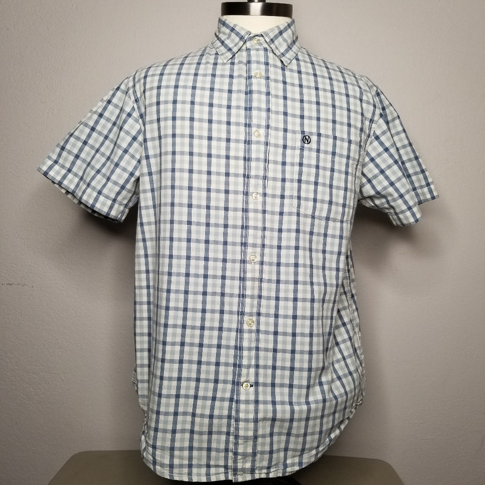 Nautica Mens button down shirt